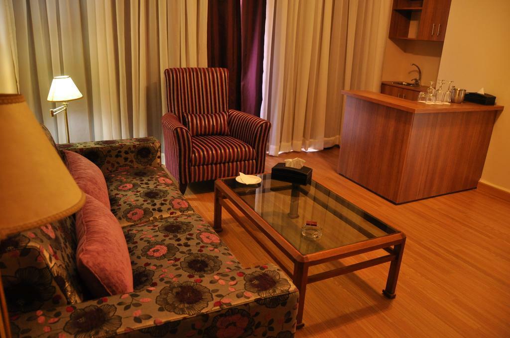 Orient Prince Hotel Beirut Room photo
