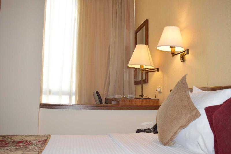 Orient Prince Hotel Beirut Exterior photo